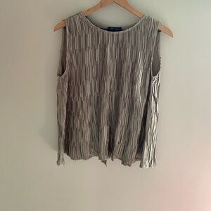 KLD metallic sage green textured crimped‎ sleeveless blouse top size small